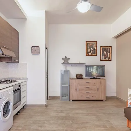 Naxos Bay Flat With Terrace 50 Meters From The Sea * Giardini Naxos