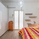 Guesthost - Naxos Bay Flat With Terrace 50 Meters From The Sea Appartamento