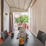 Apartamento Guesthost - Naxos Bay Flat With Terrace 50 Meters From The Sea *