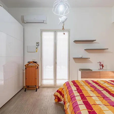 Guesthost - Naxos Bay Flat With Terrace 50 Meters From The Sea Apartment