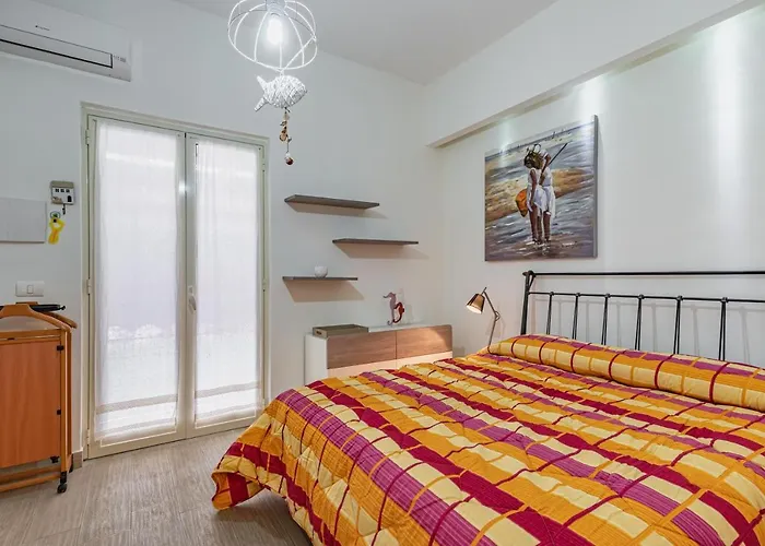 Lejlighed Guesthost - Naxos Bay Flat With Terrace 50 Meters From The Sea Giardini Naxos