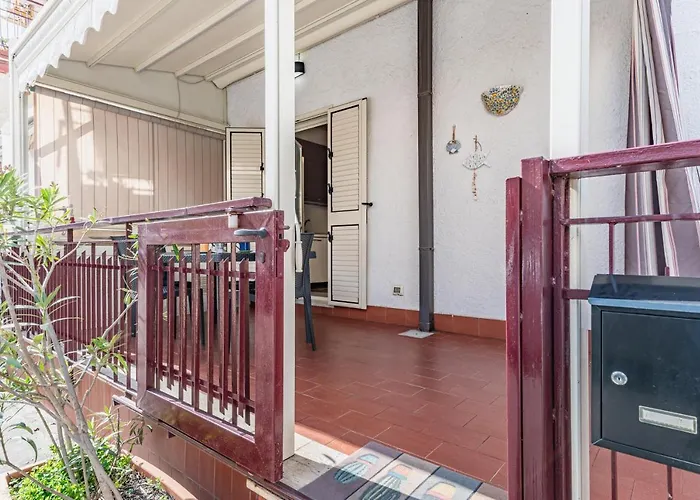 Lejlighed Guesthost - Naxos Bay Flat With Terrace 50 Meters From The Sea Giardini Naxos