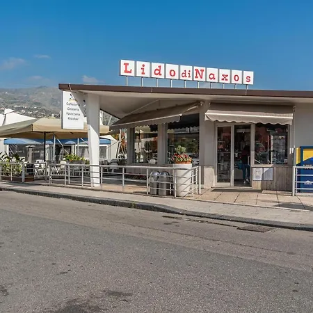 アパート Guesthost - Naxos Bay Flat With Terrace 50 Meters From The Sea *